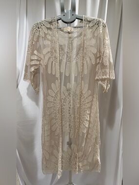 Rebellion Lace Kimono in Cream Neutral